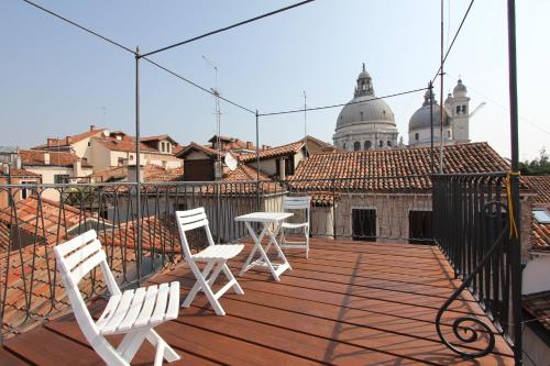 City Apartments Salute-Accademia - main image