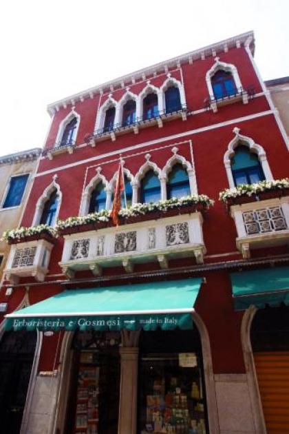 Art Dreams B&B - image 13