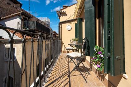 San Marco Prestige with Terrace by Wonderful Italy - image 9