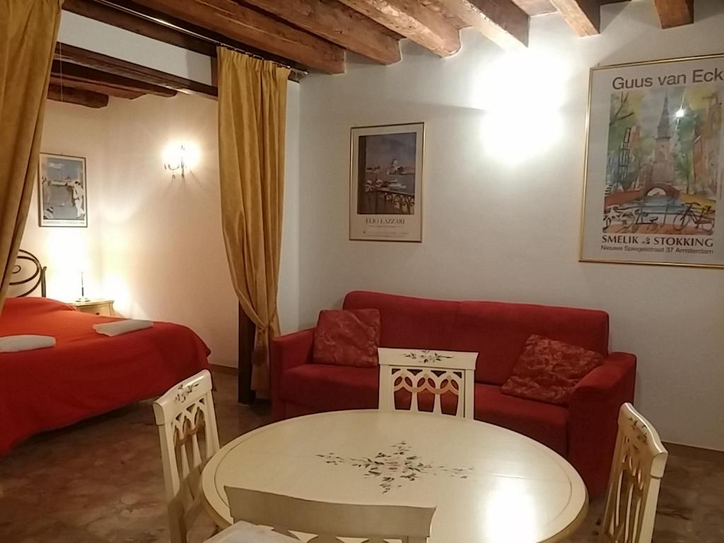 Caterina's Home - image 7