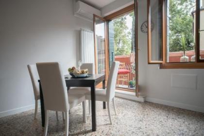 Venier Apartment - image 15