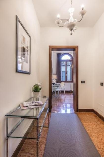 Ca' del Monastero 1 Collection Apt for 4 Guests with Balcony and Lift - image 8