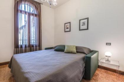 Ca' del Monastero 1 Collection Apt for 4 Guests with Balcony and Lift - image 9