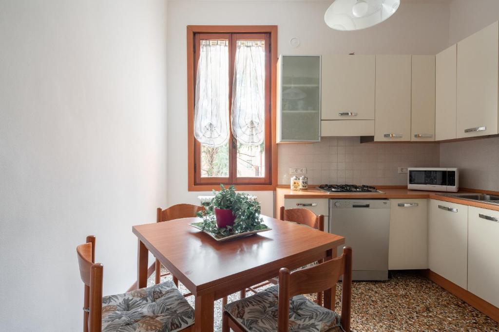San Polo Canal View Apartments by Wonderful Italy - image 5