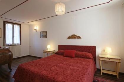 Appartamenti inside Palazzo Foscarini - image 14