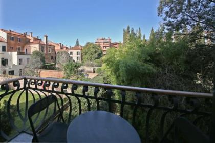 Appartamenti inside Palazzo Foscarini - image 20