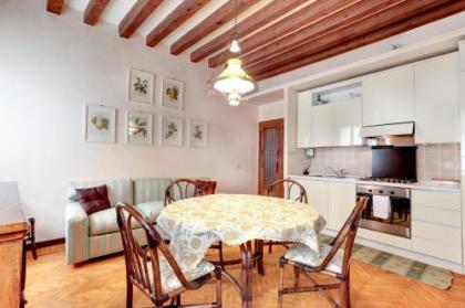 Biennale APT Balcony - image 12