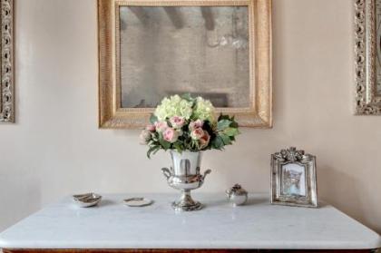 Biennale APT Balcony - image 4