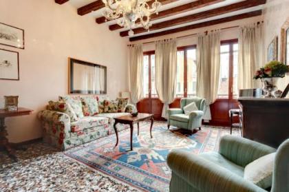 Biennale APT Balcony - image 5