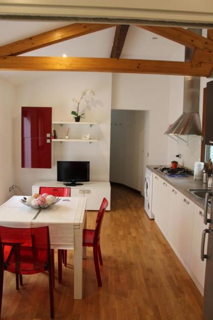 Alessandra House - image 21