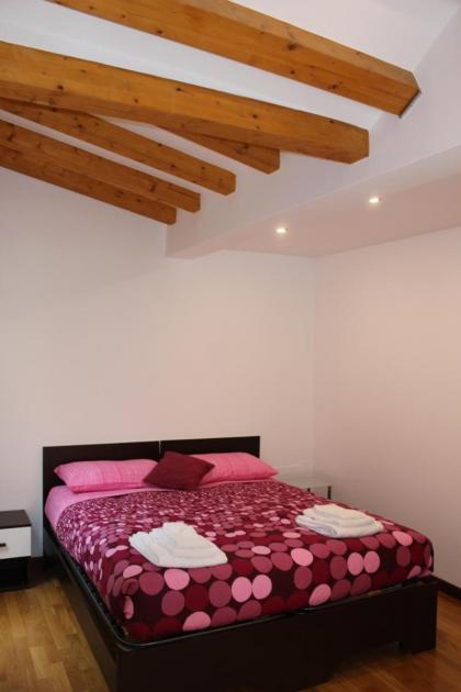 Alessandra House - image 27