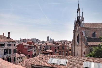 Ca' Badoer Attic - image 20