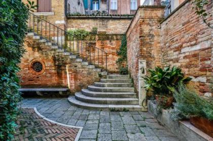 Ca' Dell'Abate Terrace - image 8