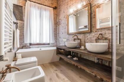 Ca' Via della Seta - image 11