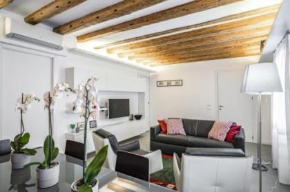 Luxury Garden Mansion R&R - image 14
