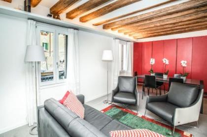 Luxury Garden Mansion R&R - image 9