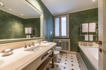 Ca' Del Teatro Terrace - image 9