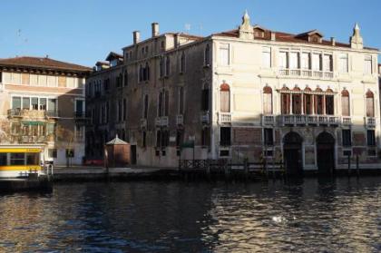 Granda Sweet Suites - image 12