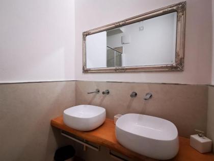 Deluxe 3 Bedroom Flat in Rialto - image 14