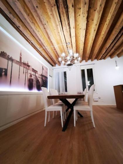 Deluxe 3 Bedroom Flat in Rialto - image 9