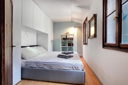 BRAGORA SMOOCHY ATTIC VENICE - image 5