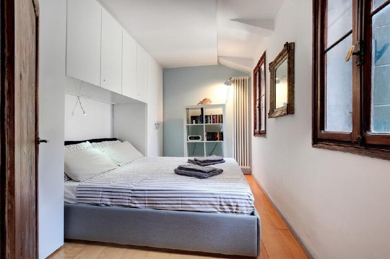 BRAGORA SMOOCHY ATTIC VENICE - image 5