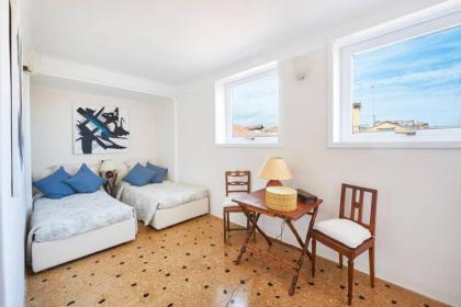 Ca' Fenice charming apartment in San Marco sleep 7 - image 5