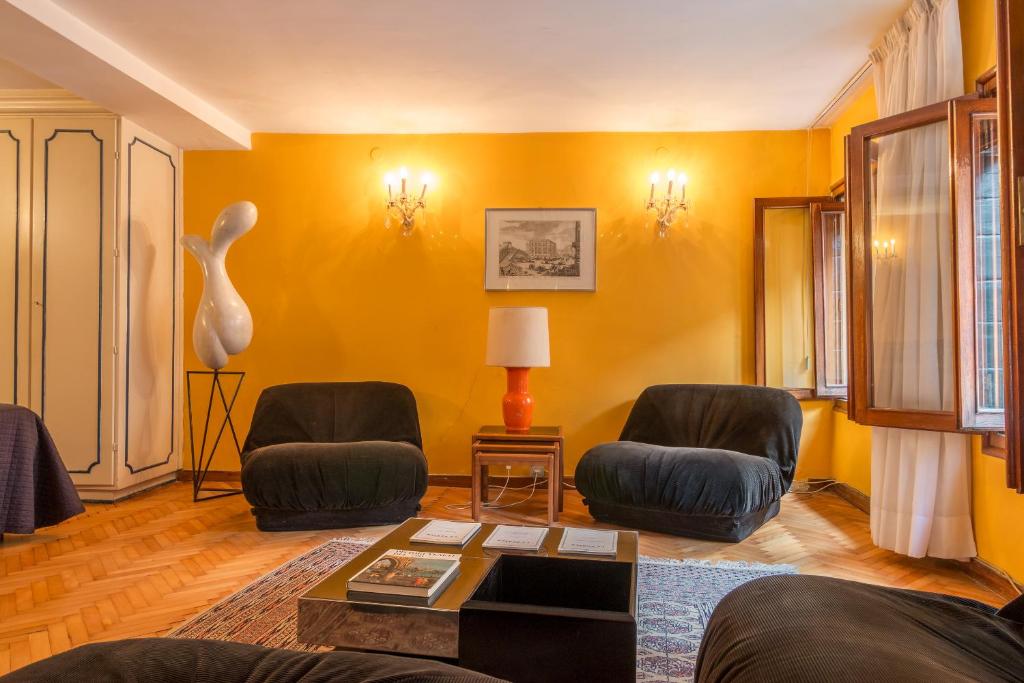 Vintage nest with @Canal view - main image