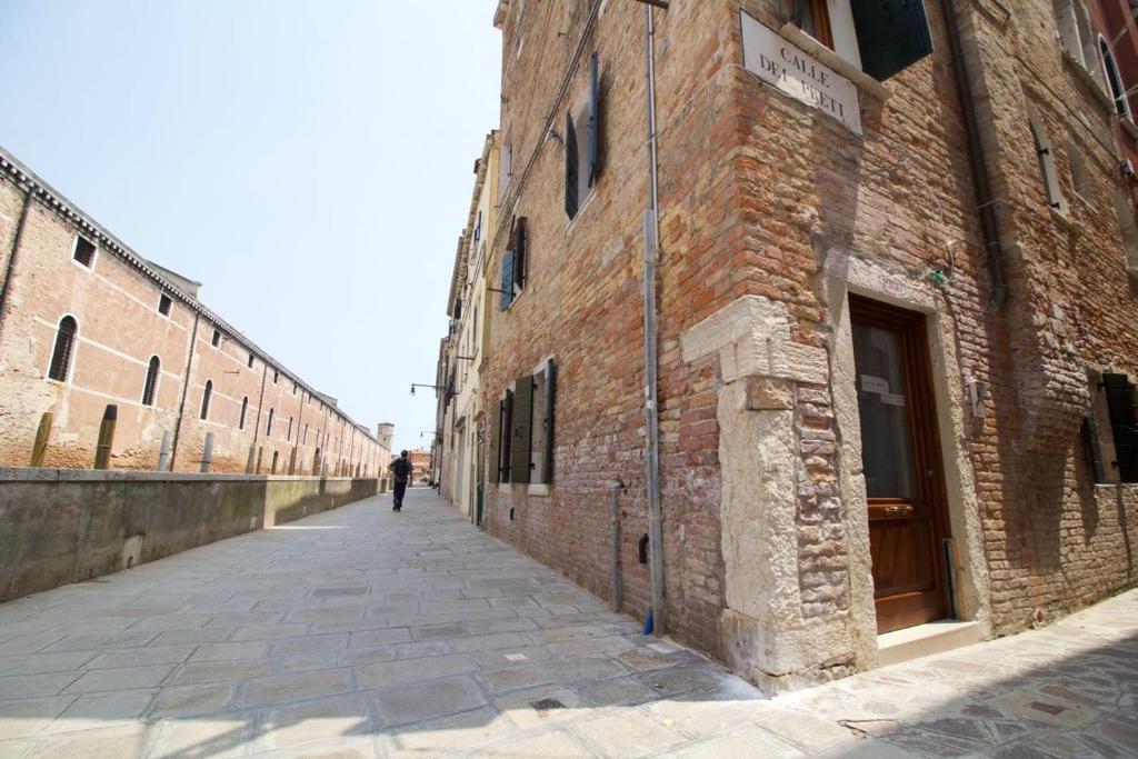 Veneziacentopercento Picenin Apartment - image 4