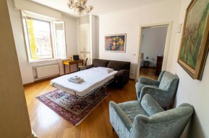 Guggeinheim Apartment - image 3
