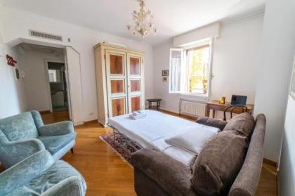 Guggeinheim Apartment - image 4