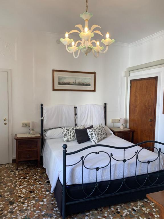 B&B Al Teatro with canal view - main image