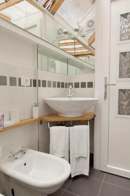 Appartamento Piera Rossa at yourhomefromhomeinvenice - image 30