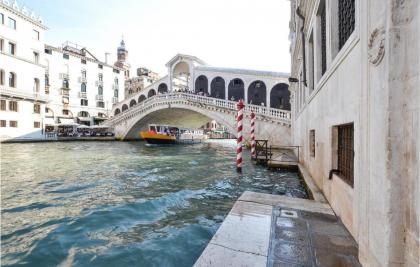 Lovely Apartment In Venezia With Wifi - image 23