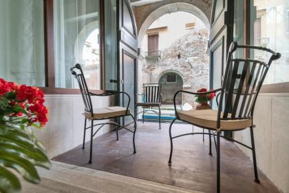 Riva Palace Apartments by Wonderful Italy - image 7