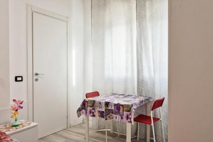 Venice Pink House - image 25