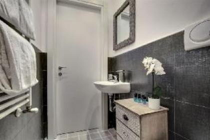 Venice Elegance - image 10