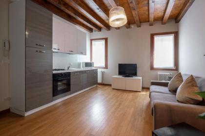 Design Palace Apartment by Wonderful Italy - image 21