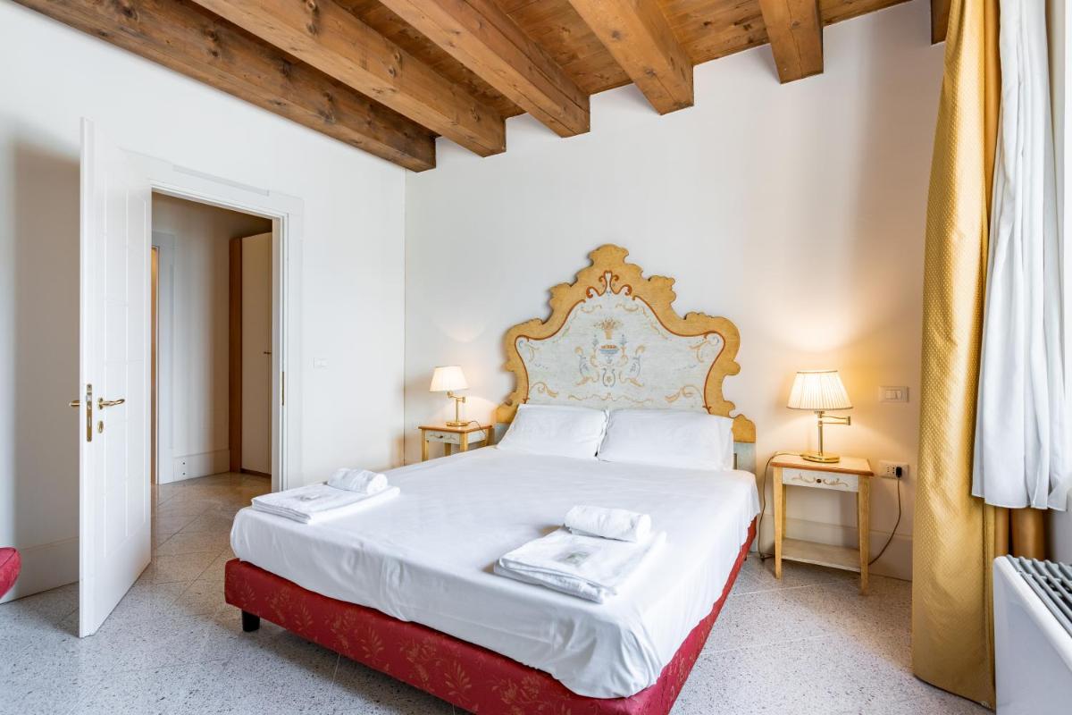 GuestHost - Molino Stucky Residence Burchiello Suite - main image