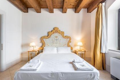 GuestHost - Molino Stucky Residence Burchiello Suite - image 10