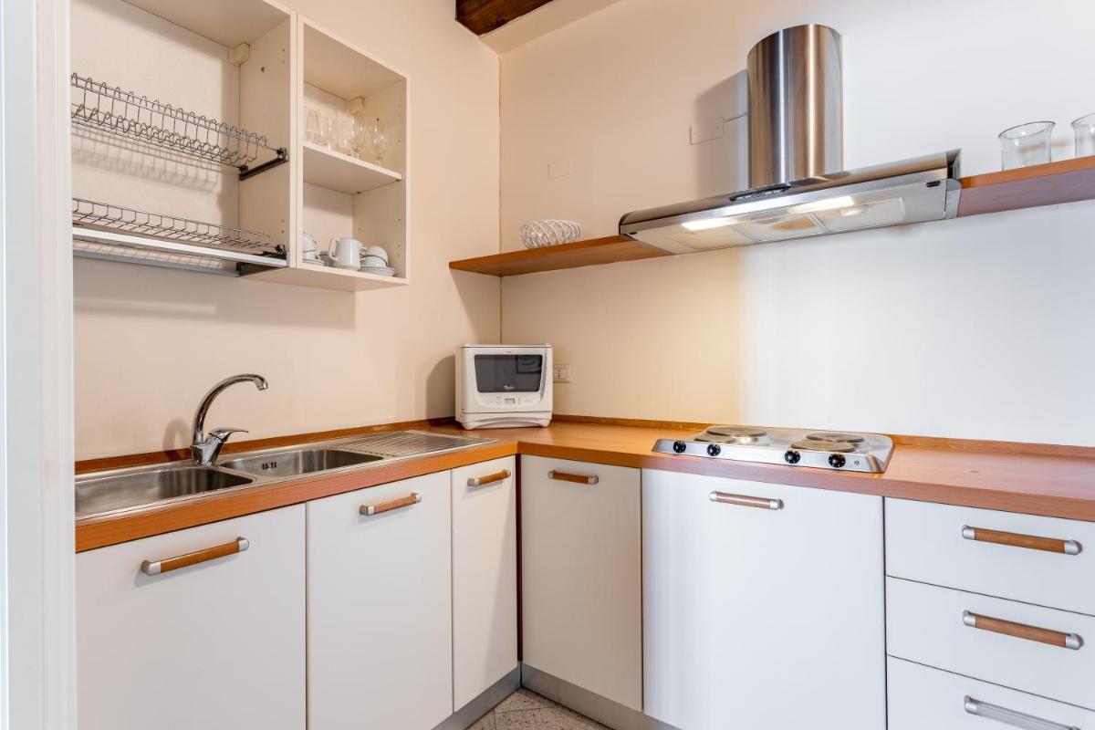 GuestHost - Molino Stucky Residence Burchiello Suite - image 3