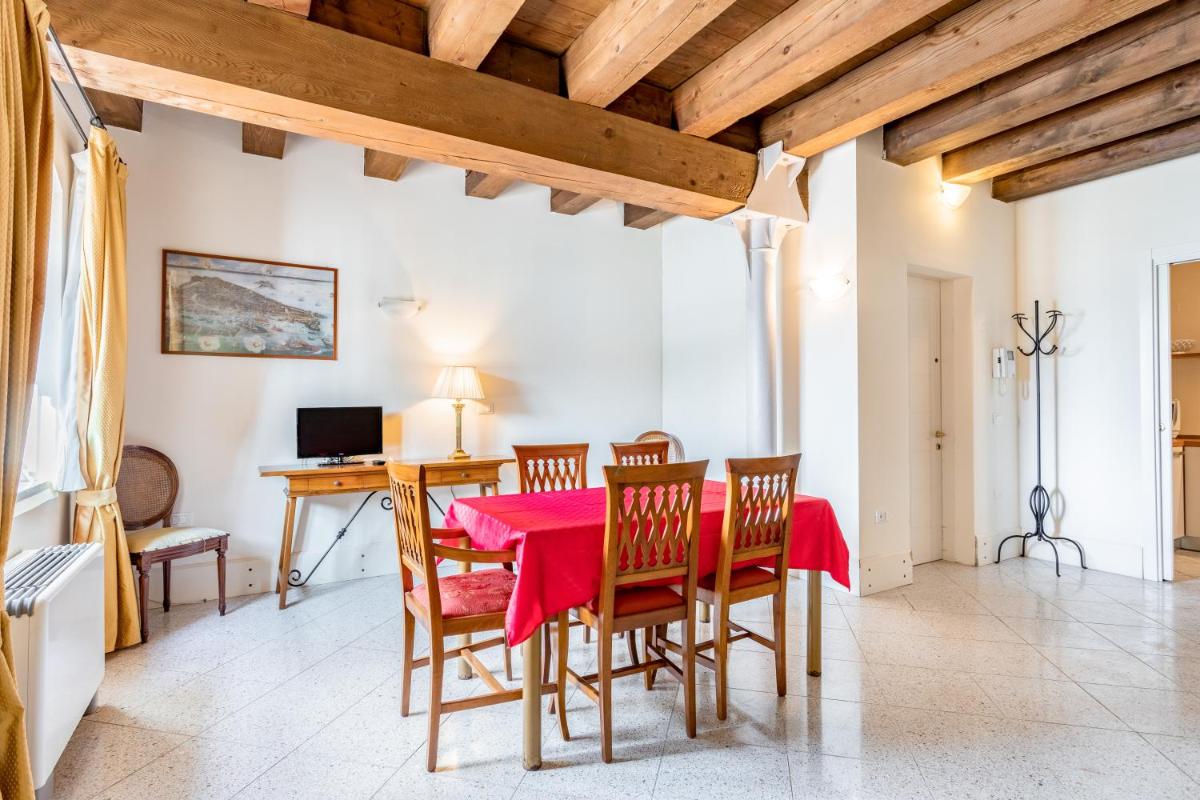 GuestHost - Molino Stucky Residence Burchiello Suite - image 4