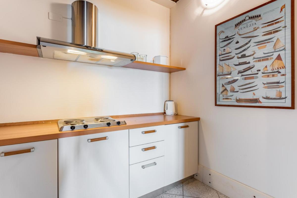 GuestHost - Molino Stucky Residence Burchiello Suite - image 6