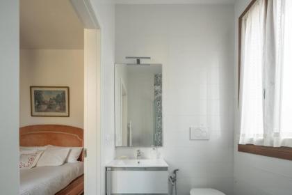 Tiepolo Apartment in the Biennale District R&R - image 24