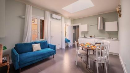 Huge design apartment - image 9