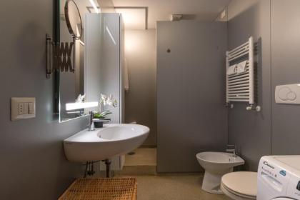 The Silk House - image 22