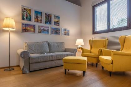 The Silk House - image 24