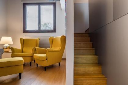 The Silk House - image 25