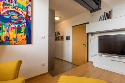 The Silk House - image 26