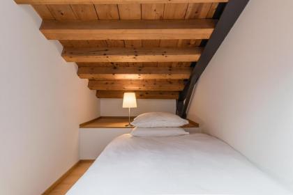 The Silk House - image 29